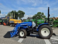 Compact tractor New Holland Boomer 55 HST met voorlader