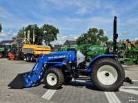 Smalspoor tractor New Holland Boomer 55 HST met voorlader