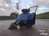 Veegmachine WAP Alto veegmachine met benzine motor