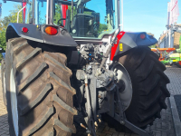 Tractor / Trekker Massey Ferguson 5M125 DYNA4 met FL4121