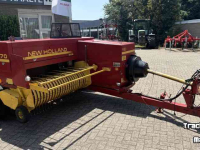 Persen / Balenpers / Pakkenpers New Holland 570 balenpers