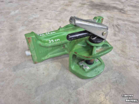 Gebruikte onderdelen van tractoren John Deere trekhaken handmatig en automatisch 330 cm en 390 cm breed
