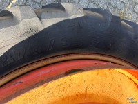 Wielen, Banden, Velgen & Afstandsringen  11.2R48 8 gats velgen