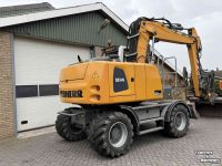 Graafmachine Liebherr A914 met Engcon draaikantelstuk
