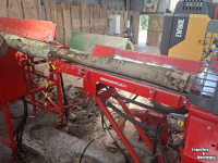 Kliefmachine / Houtklover  Houtklover Hakki Pilke HP55 PRO houtkloverset voorraadtafel en afvoerband