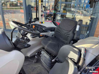 Tractor / Trekker Massey Ferguson 5711M Dyna- 4 met kruipbak en Trimble voorbereid