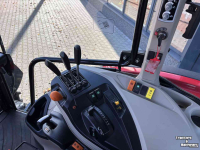 Tractor / Trekker Massey Ferguson 5711M Dyna- 4 met kruipbak en Trimble voorbereid