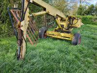 Bandenkraan / Graafmachine op wielen Bazzoli B3