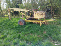 Bandenkraan / Graafmachine op wielen Bazzoli B3