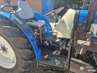 Tractor / Trekker New Holland TRACTOR T4020V ROPS 4WD