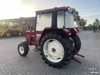 Tractor / Trekker International 633 2WD CABINE 3 CIL. STUURBEKRACHTIGING