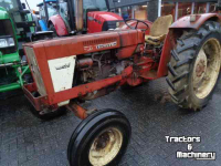 Traktoren International 824