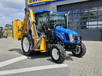 Smalspoor tractor New Holland Boomer 3050 met Bos Maaiarm