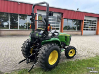 Compact tractor John Deere 3038E