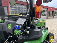 Compact tractor John Deere 3038E