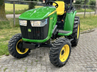 Smalspoor tractor John Deere 3038E