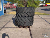 Wielen, Banden, Velgen & Afstandsringen BKT VF 710/55R30 95%