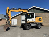 Bandenkraan / Graafmachine op wielen Liebherr A918