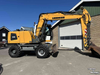 Bandenkraan / Graafmachine op wielen Liebherr A918