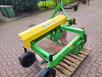Aardappelrooier  zij schudlichter  / zij rooier