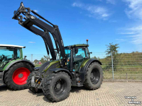 Tractor / Trekker Valtra N155 Tractor met voorlader