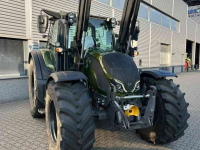 Tractor / Trekker Valtra N155 Tractor met voorlader