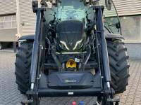 Tractor / Trekker Valtra N155 Tractor met voorlader