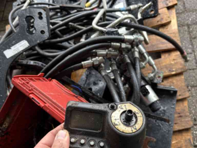Overige traktoren en toebehoren Alö Aanbouwdelen en  elektrische bediening Alo Quick