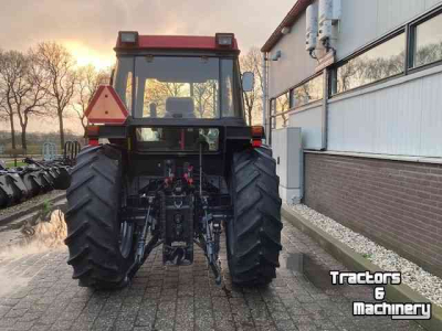 Traktoren Case-IH 895