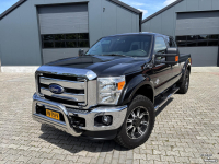 Pick-up Ford Lariat, Crew-Cab, Grijs kenteken.