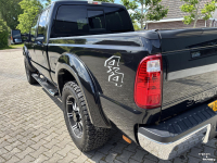 Pick-up Ford Lariat, Crew-Cab, Grijs kenteken.
