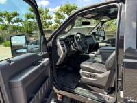 Pick-up Ford Lariat, Crew-Cab, Grijs kenteken.
