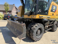 Bandenkraan / Graafmachine op wielen Caterpillar M318F schuifblad en stempels