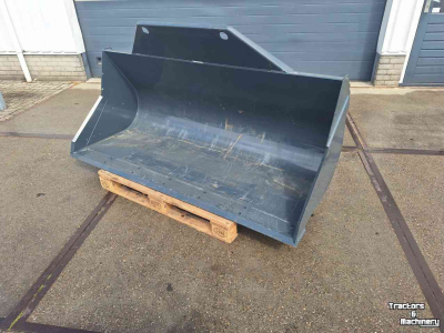 Graafbakken Merlo A0700