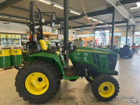 Smalspoor tractor John Deere 3025E