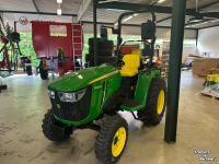 Smalspoor tractor John Deere 3025E
