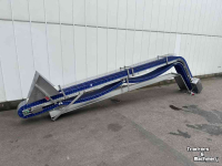 Transportband  Franz Nahrungsmittelmaschinen elevator  Stijle opvoerband met schakelband  30 cm breed