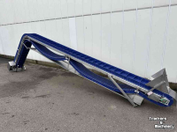 Transportband  Franz Nahrungsmittelmaschinen elevator  Stijle opvoerband met schakelband  30 cm breed