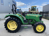 Compact tractor John Deere 5055E