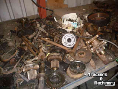 Gebruikte onderdelen van tractoren Deutz 4006/4506/5006/5206/5506/6206