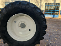 Wielen, Banden, Velgen & Afstandsringen Trelleborg  BANDEN 650/65R38[2]