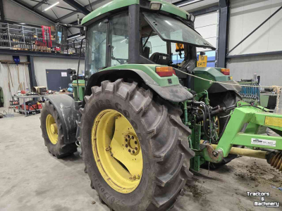 Tractor / Trekker John Deere 6400