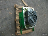 Gebruikte onderdelen van tractoren John Deere aftakas unit compleet