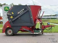 Voermengwagen Vertikaal Trioliet TRIOMIX