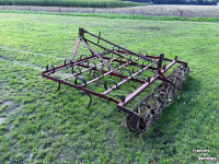 Cultivator  Triltand cultivator met verkruimelrol rol