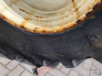Wielen, Banden, Velgen & Afstandsringen Michelin Setgg  CEREXBIB 800/65R32 op velg  aansluitmaat 280/335/10gaats