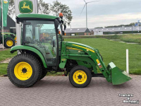 Compact tractor John Deere 3720