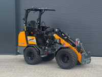Shovel / Wiellader / Kniklader Giant G2300extra