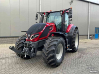 Tractor / Trekker Valtra Q225, NIEUW!  Super scherp!