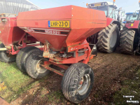 Kunstmeststrooier Rauch Kuhn MDS 921 op troley